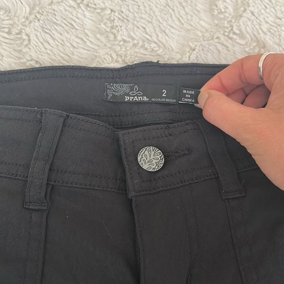 Prana Black Pants - Convertible Shorts, Size 2 - Picture 2 of 13